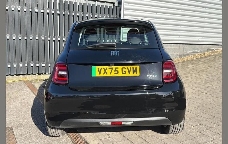 New Fiat 500e 86 kW (118 HP) 2026 Black Hatchback