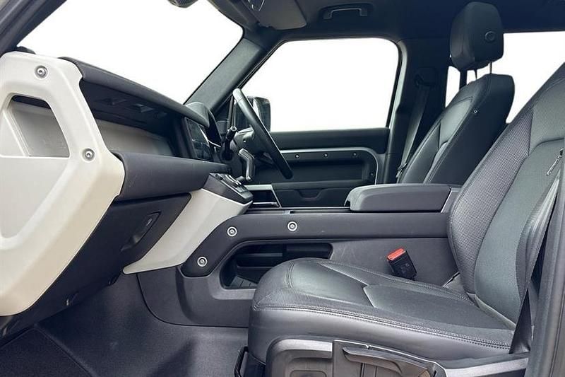 Usado Land Rover Defender Dynamic 249 HP (183 kW) 2022 Prateado SUV