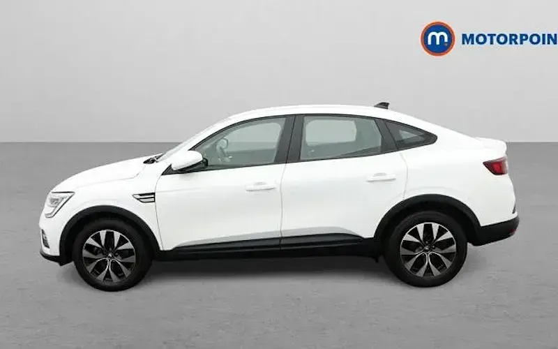 Used Renault Arkana Evolution 143 HP (105 kW) 2023 White SUV