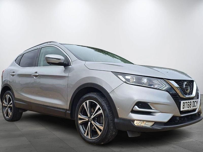 Silver Used 2018 Nissan Qashqai N-Connecta SUV | £11,495 (Good price) - Image 1/4