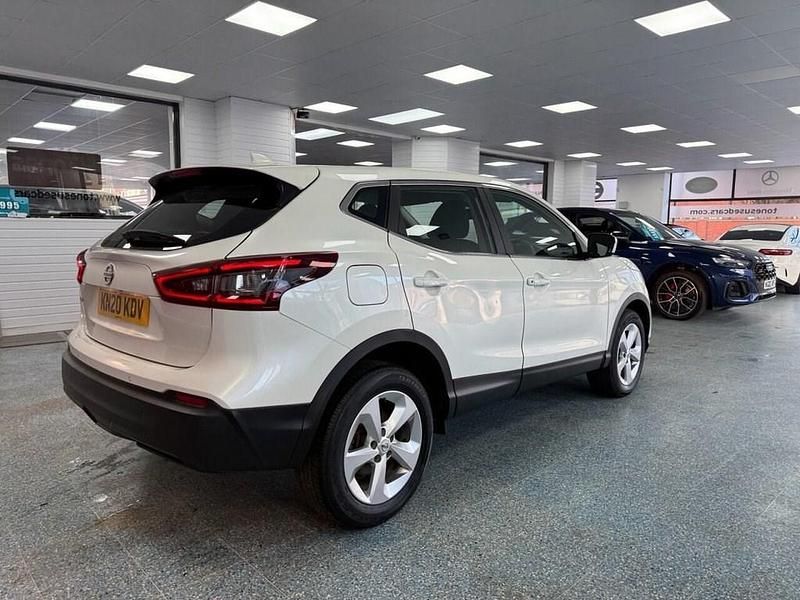 Used Nissan Qashqai Acenta Premium 160 HP (117 kW) 2020 White SUV
