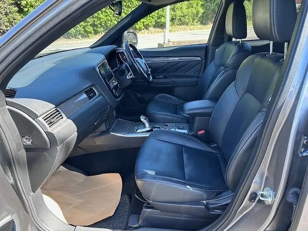 Used Mitsubishi Outlander P-HEV 2018 Grey SUV