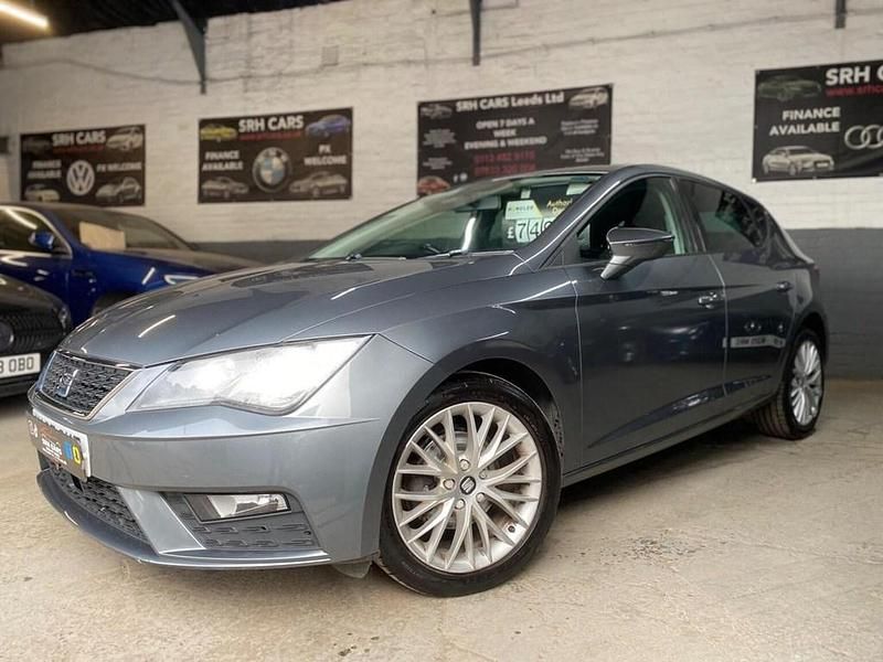 Usado Seat Leon SE Dynamic 110 CV (80 kW) 2018 Gris Utilitario