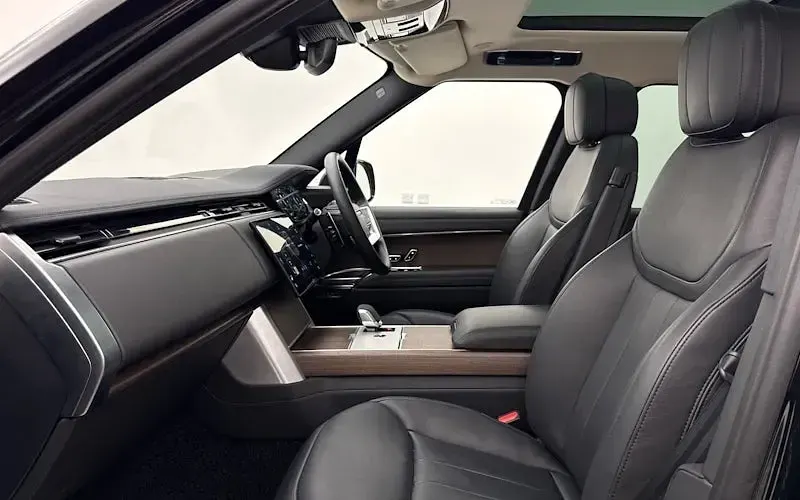Used Land Rover Range Rover HSE 460 HP (338 kW) 2026 SUV