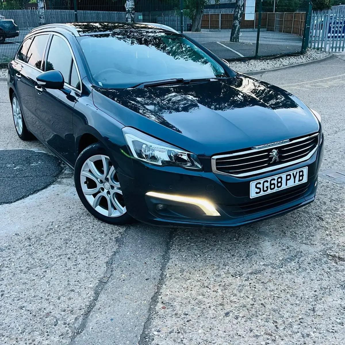 Used Peugeot 508 SW Allure 150 HP (110 kW) 2018 Blue Estate