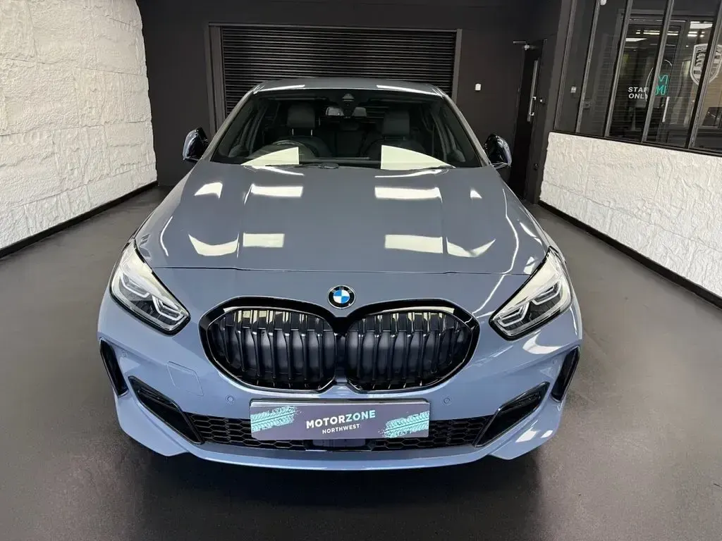 Second-hand BMW 118 M Sport 136 CP (100 kW) 2024 Gri Hatchback