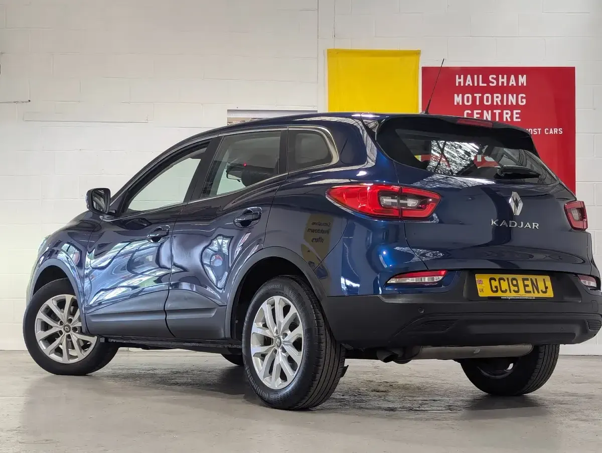Used Renault Kadjar Play 140 HP (102 kW) 2019 Cosmos blue SUV