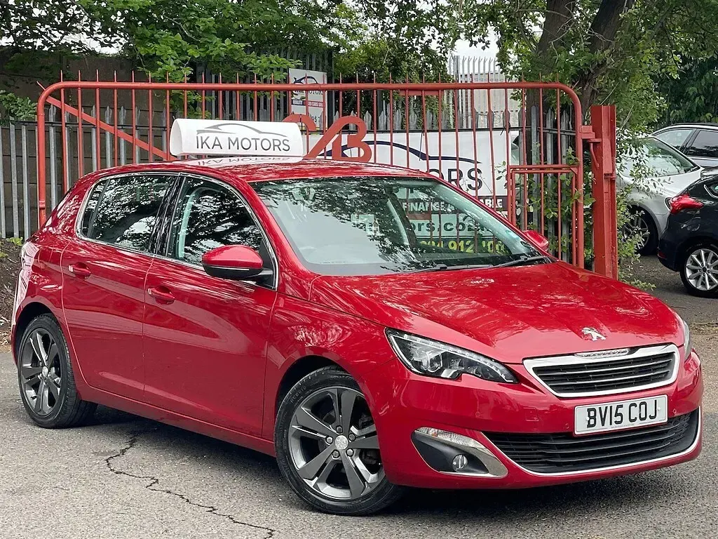 Used Peugeot 308 Allure 115 HP (84 kW) 2015 Red Hatchback