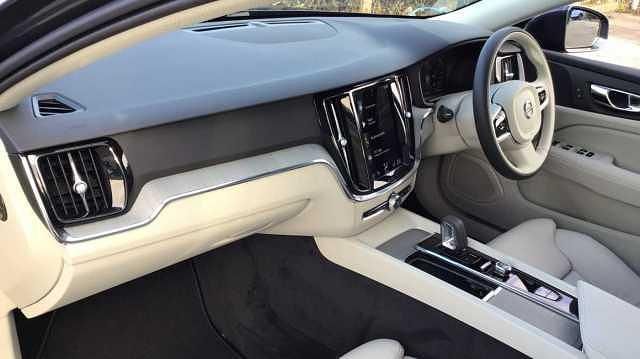 Begagnad Volvo V60 CC 197 HK (144 kW) 2021 Blå Kombi