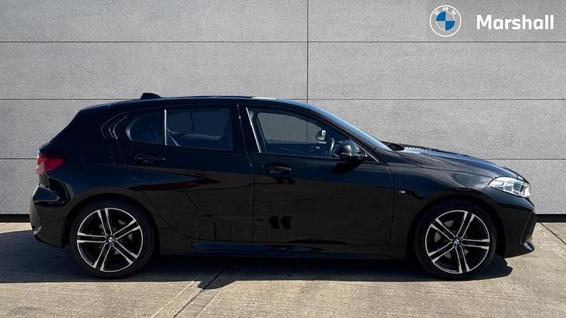 Usado BMW 118 M Sport 136 HP (100 kW) 2026 Preto Citadino