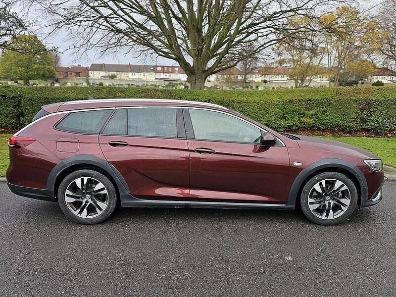 Used Vauxhall Insignia 2018 Red Estate