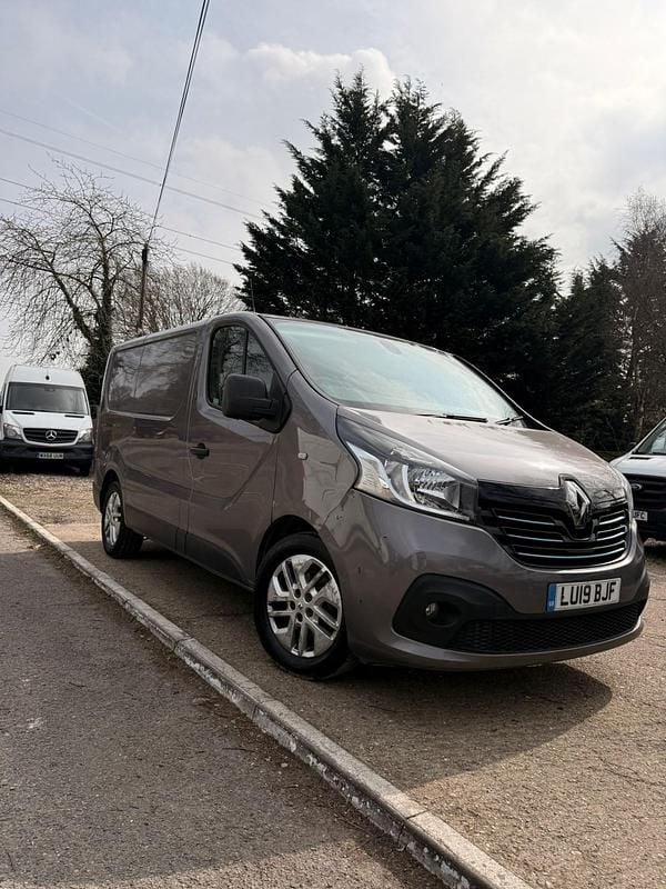 Used Renault Trafic 2019 Grey MPV