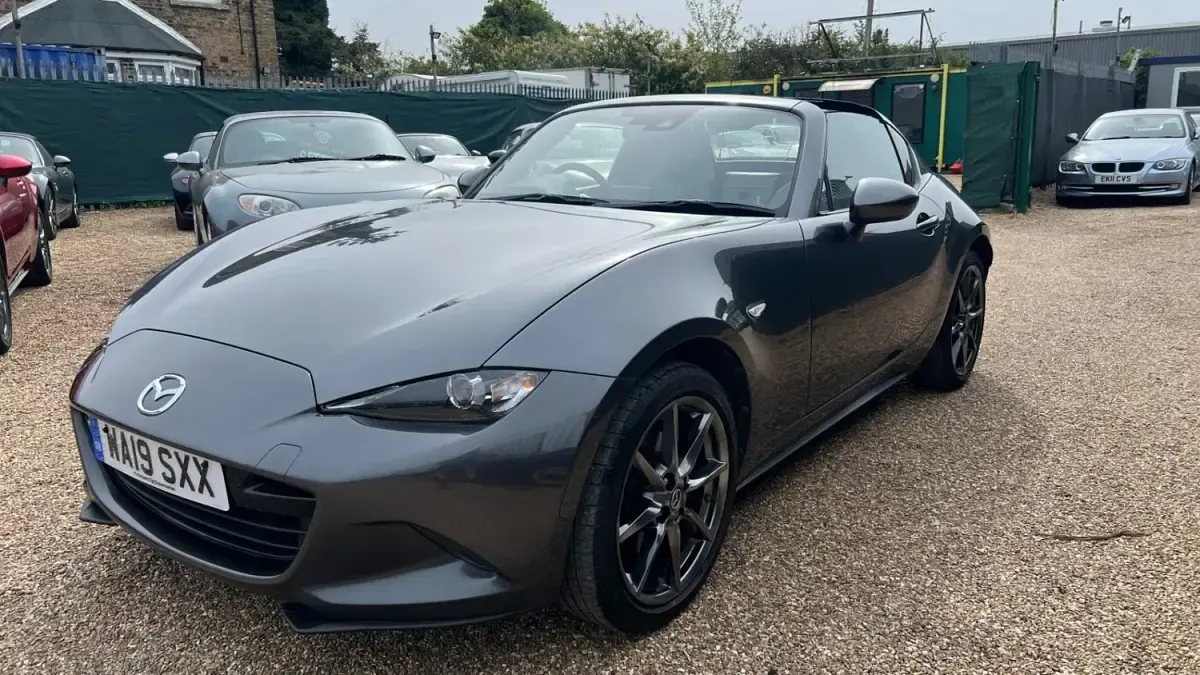 Usado Mazda MX5 Inclusive 184 CV (135 kW) 2019 Gris Descapotable