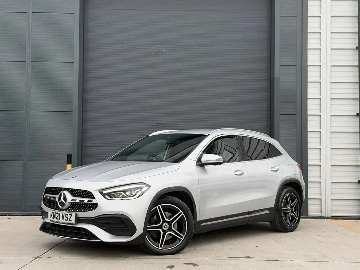 Used Mercedes GLA200 Executive 150 HP (110 kW) 2021 Silver SUV
