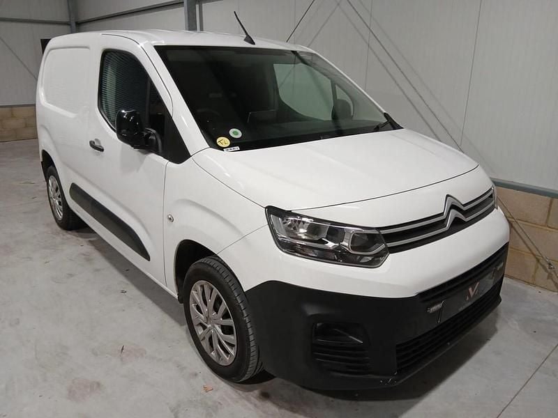 Used Citroën Berlingo 100 HP (73 kW) 2022 White MPV