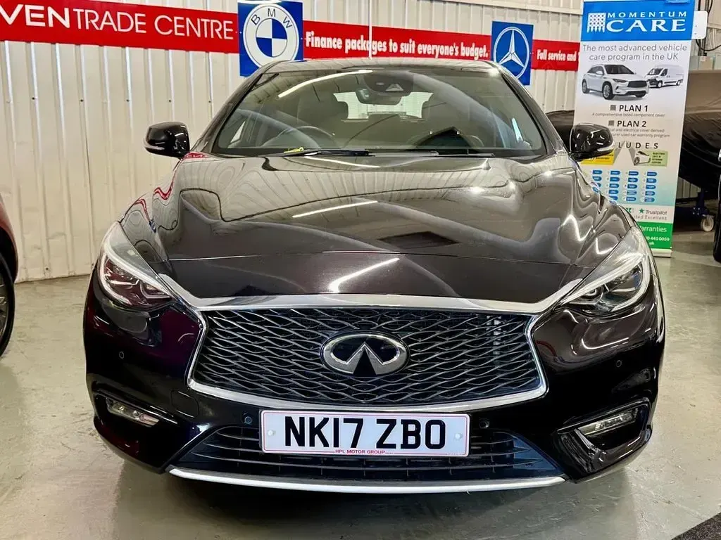 Used Infiniti Q30 Premium 109 HP (80 kW) 2017 Black Hatchback