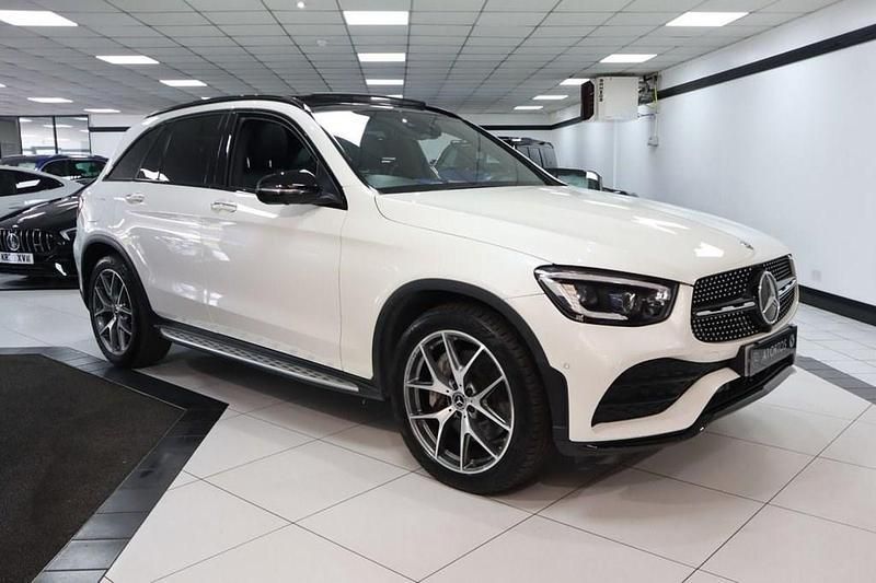White Used 2020 Mercedes GLC300 AMG line SUV | £28,949 (Fair price) - Image 1/4