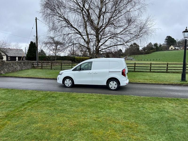 Used Nissan Townstar Tekna 89 kW (122 HP) 2023 White Van
