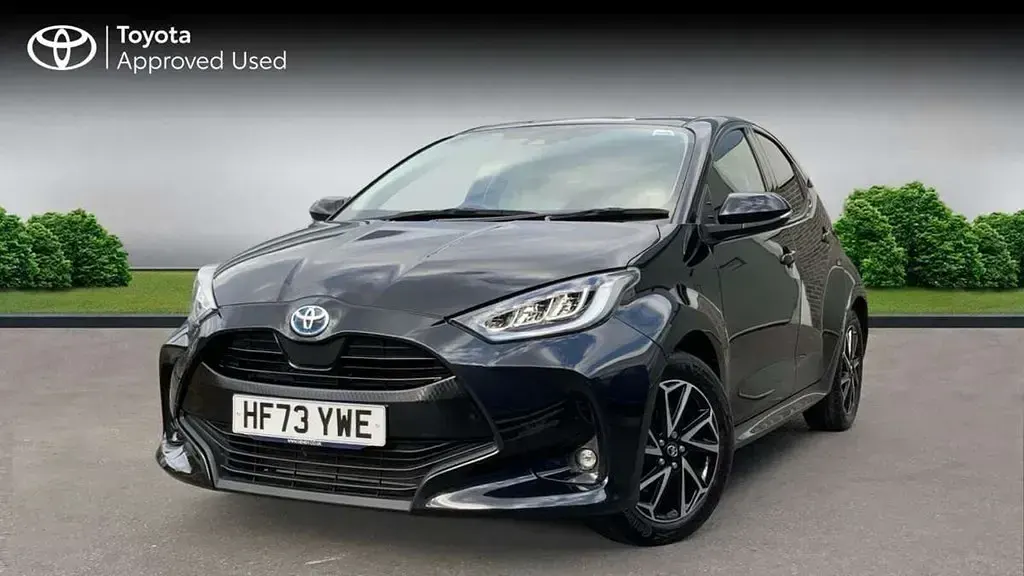 Second-hand Toyota Yaris Hybrid Design 116 CP (85 kW) 2023 Negru Hatchback