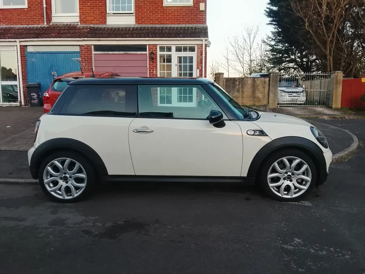 Used Mini Cooper S Hatch 2008 White Hatchback
