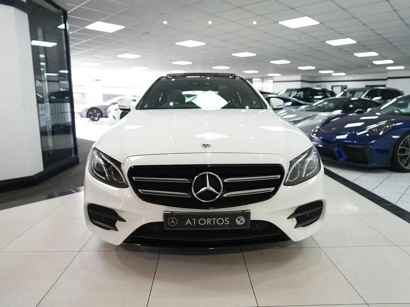Begagnad Mercedes E220 AMG line 2018 Vit Kombi