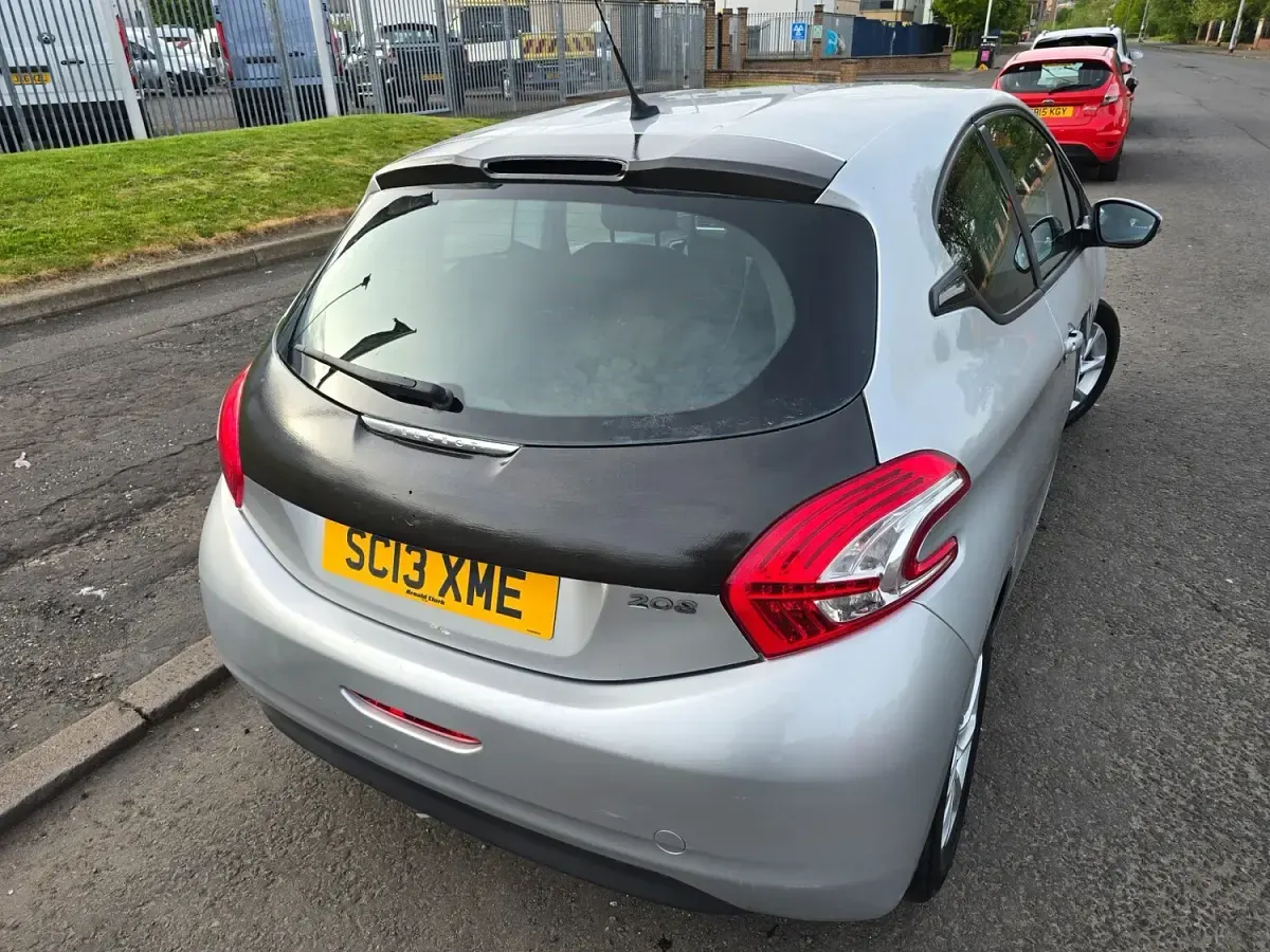 Used Peugeot 208 Active 82 HP (60 kW) 2013 Silver Hatchback
