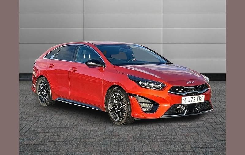 Used Kia ProCeed GT-Line 157 HP (115 kW) 2023 Orange Estate