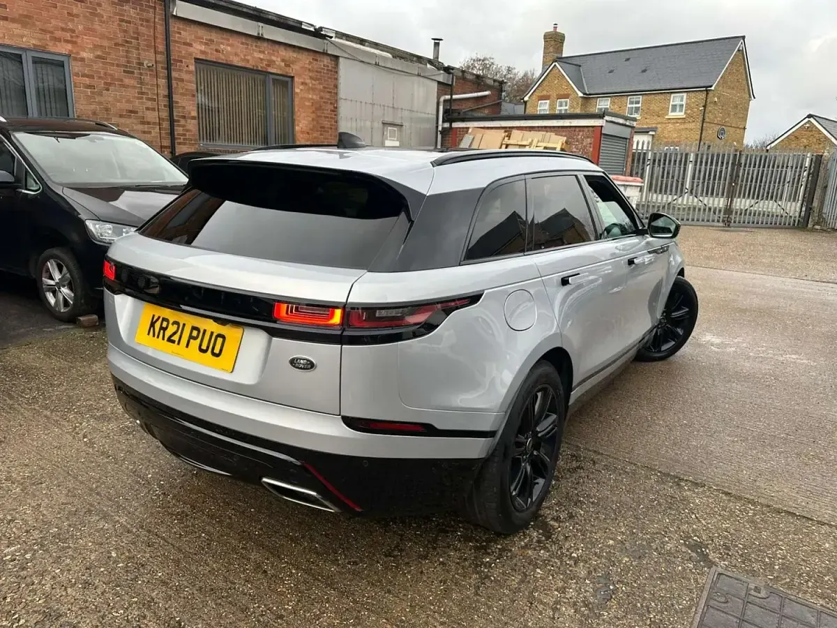 Used Land Rover Range Rover Velar SE Dynamic 300 HP (220 kW) 2021 Silver SUV