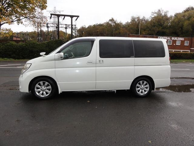 Used Nissan Elgrand 2008 White MPV
