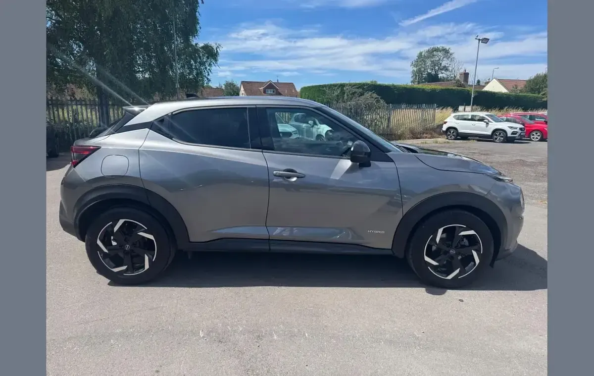 Used Nissan Juke N-Connecta 143 HP (105 kW) 2023 Grey SUV