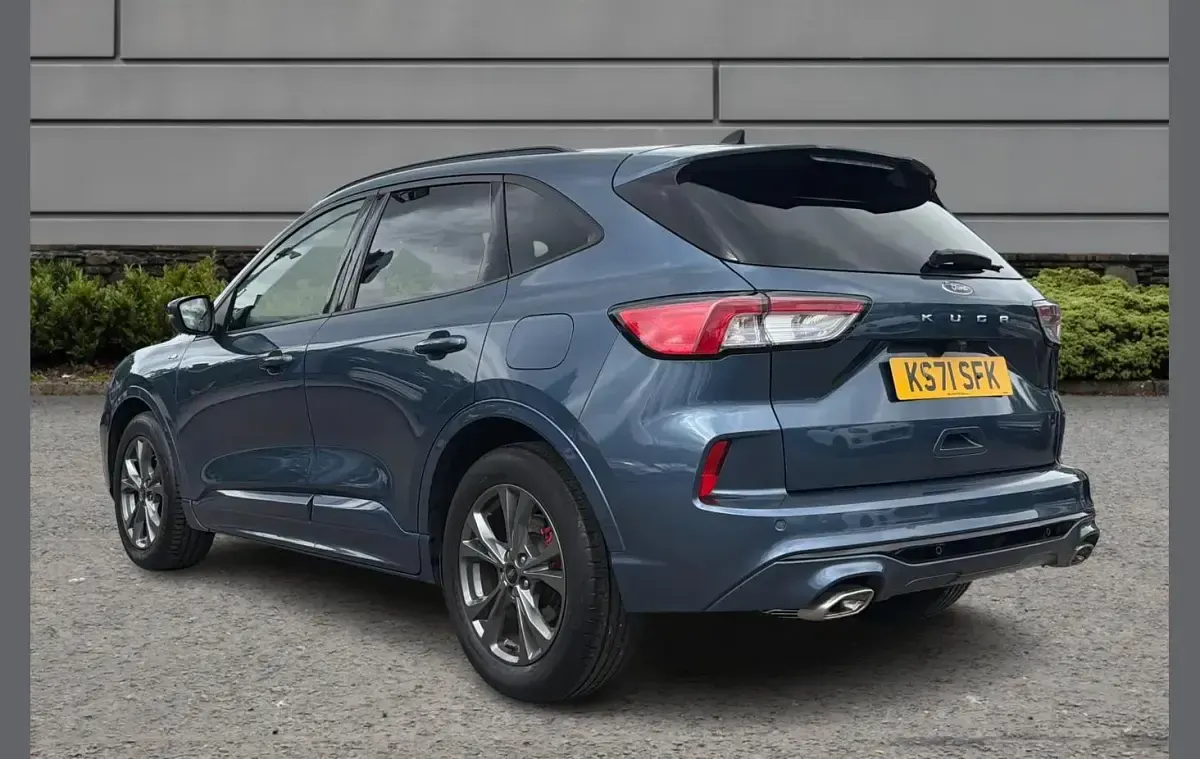 Begagnad Ford Kuga ST-Line 120 HK (88 kW) 2022 Blå SUV
