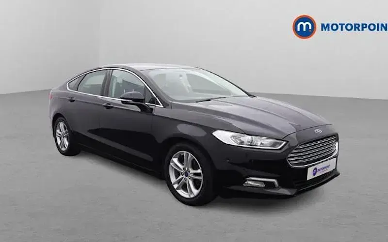 Second-hand Ford Mondeo Zetec 160 CP (117 kW) 2015 Hatchback