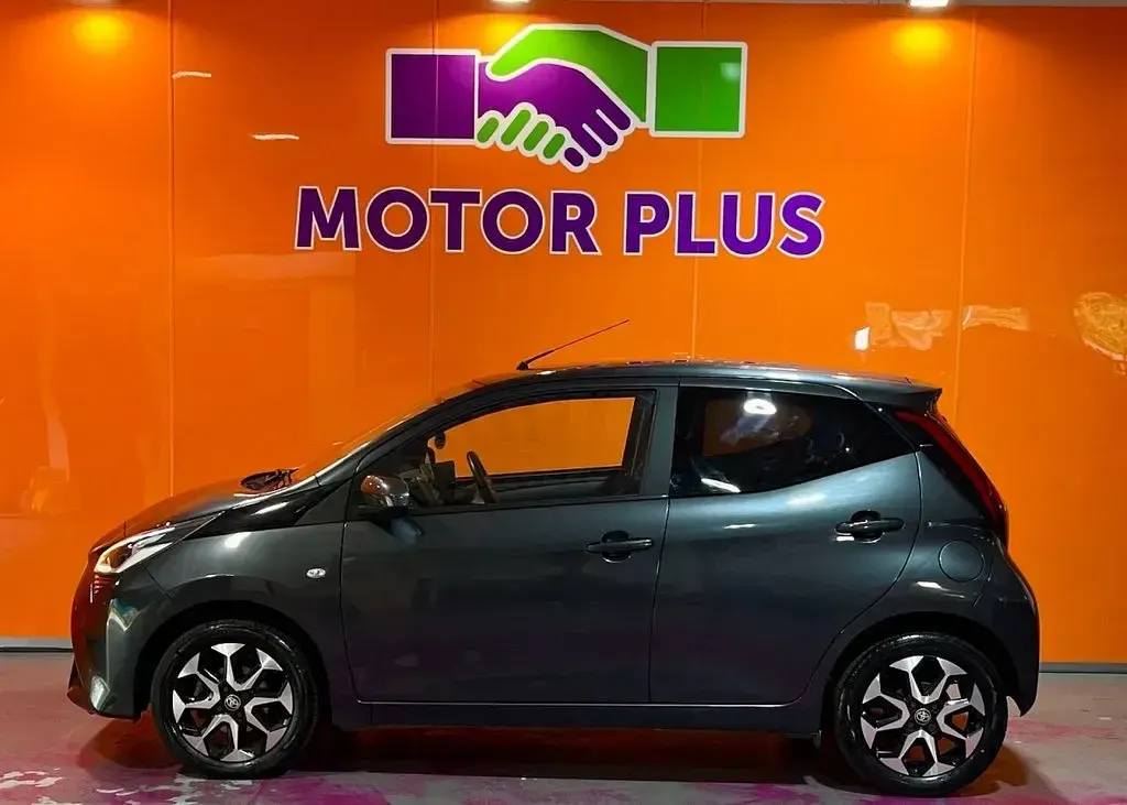 Used Toyota Aygo X-plore 71 HP (52 kW) 2018 Grey Hatchback