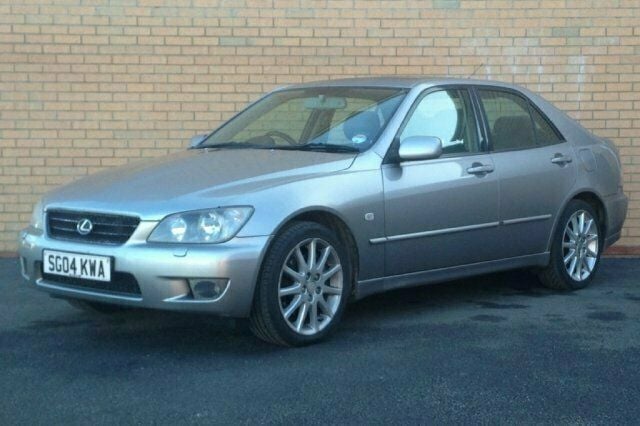 Used Lexus IS200 153 HP (112 kW) 2004 Sedan