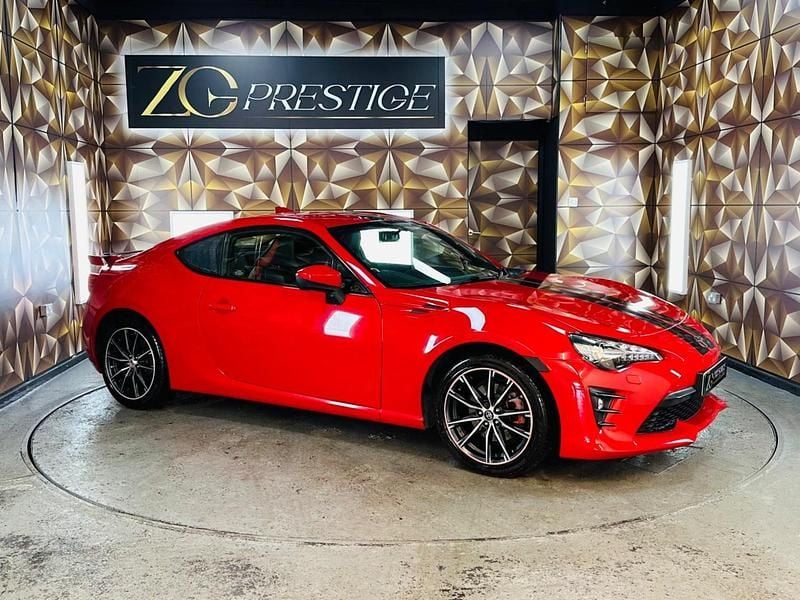 Red Used 2016 Toyota GT86 GT Coupe | £16,895 (Fair price) - Image 1/4