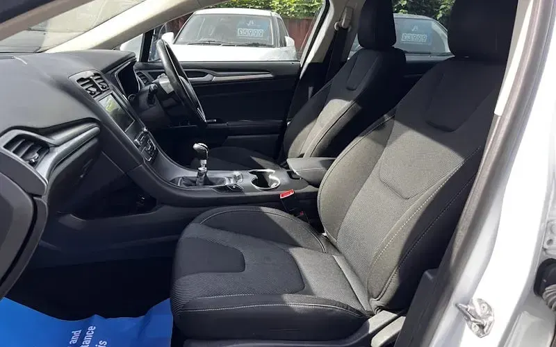 Used Ford Mondeo Titanium 120 HP (88 kW) 2017 White Estate