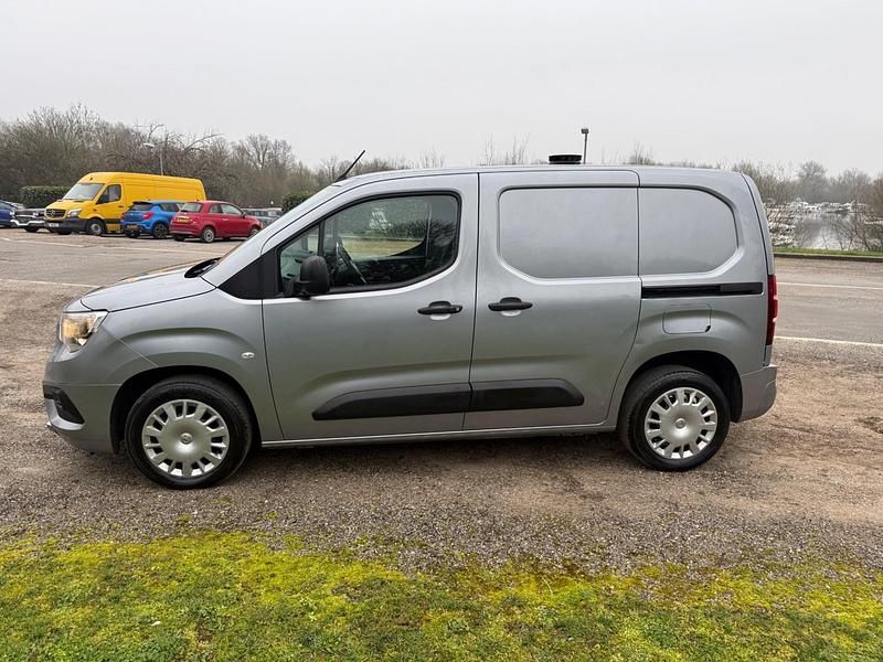 Used Vauxhall Combo Sportive 100 HP (73 kW) 2019 Grey MPV