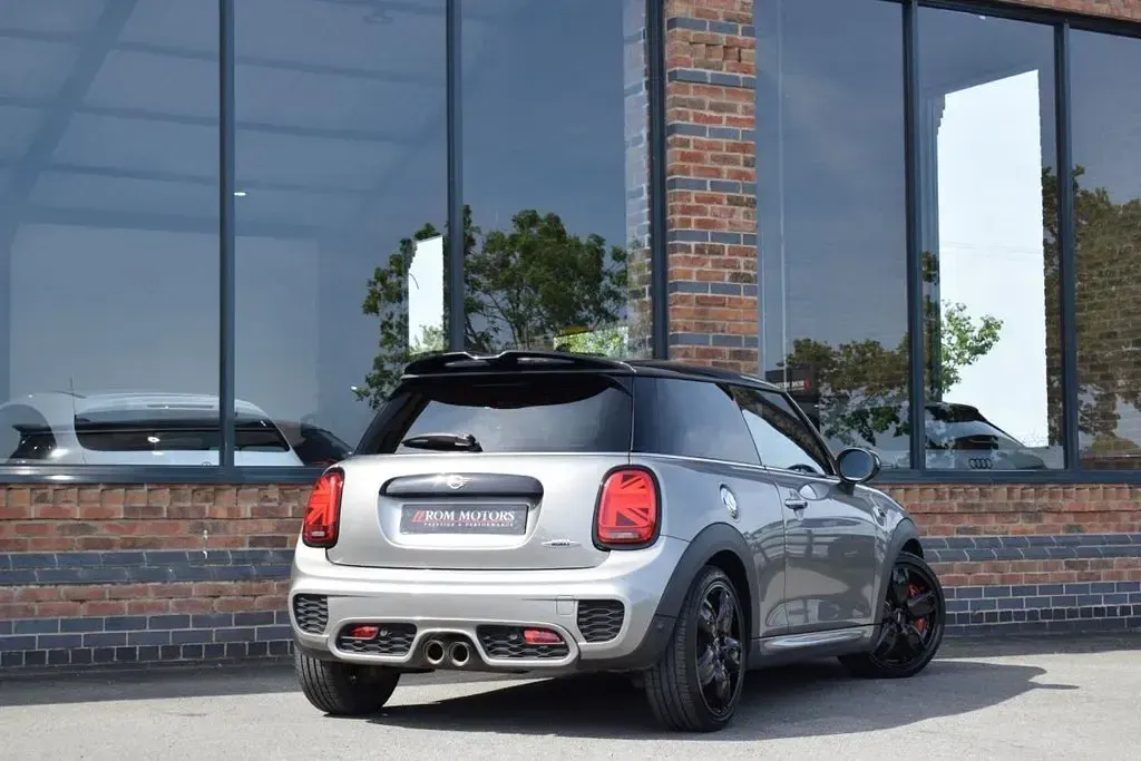 Used Mini John Cooper Works Hatch 231 HP (169 kW) 2019 Silver Hatchback
