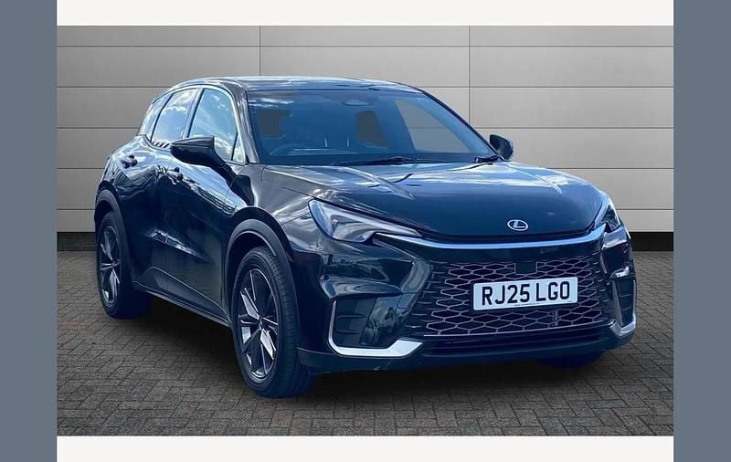 Eclipse black Used 2025 Lexus LBX SUV | £31,950 (Fair price) - Image 1/3