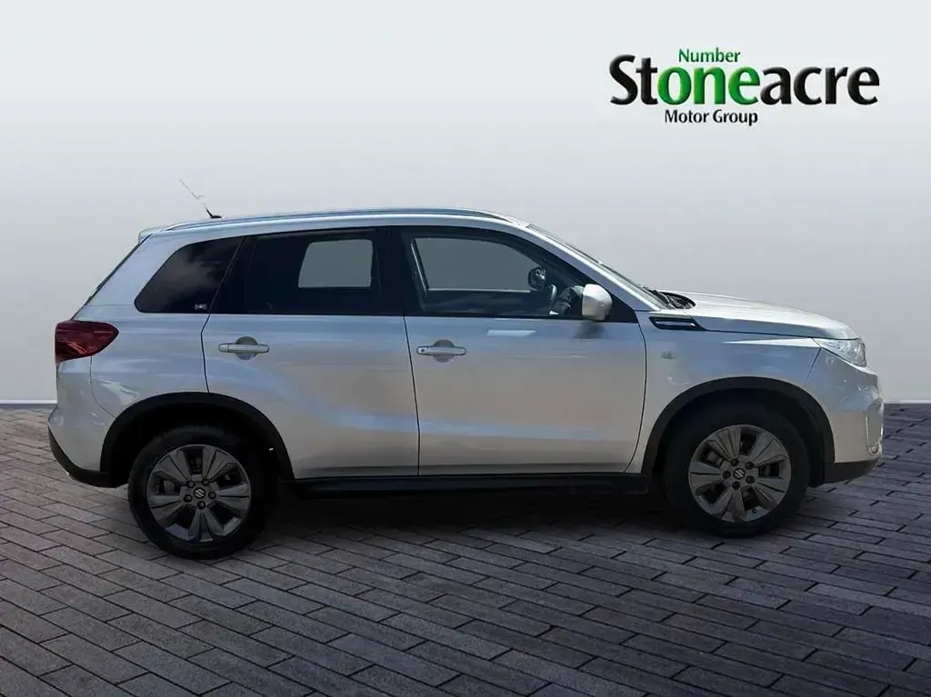 Usado Suzuki Vitara SZ-T 140 CV (102 kW) 2019 Plateado SUV