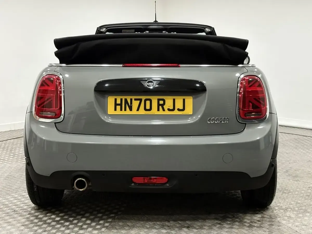 Begagnad Mini Cooper Cabriolet Classic 2020 Grå Cab