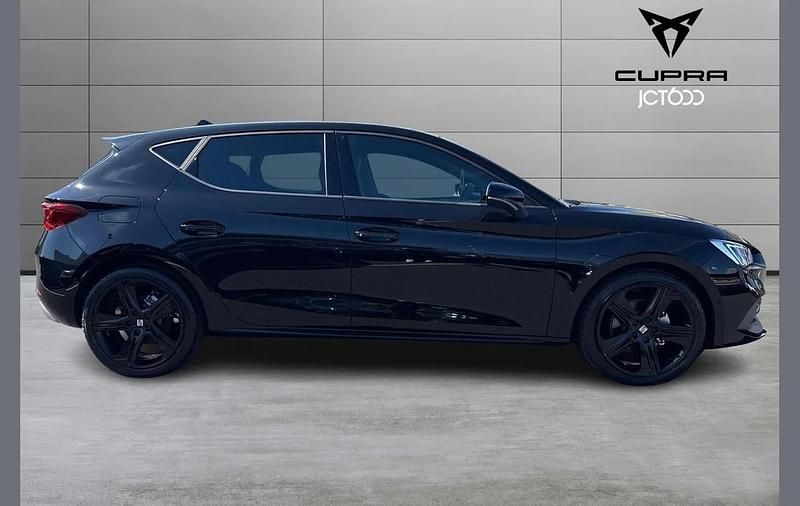 New Seat Leon Black Edition 147 HP (108 kW) 2025 Black Hatchback