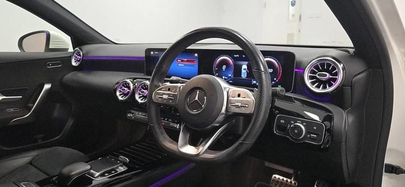 Used Mercedes A180 AMG Line Premium 116 HP (85 kW) 2019 White Hatchback