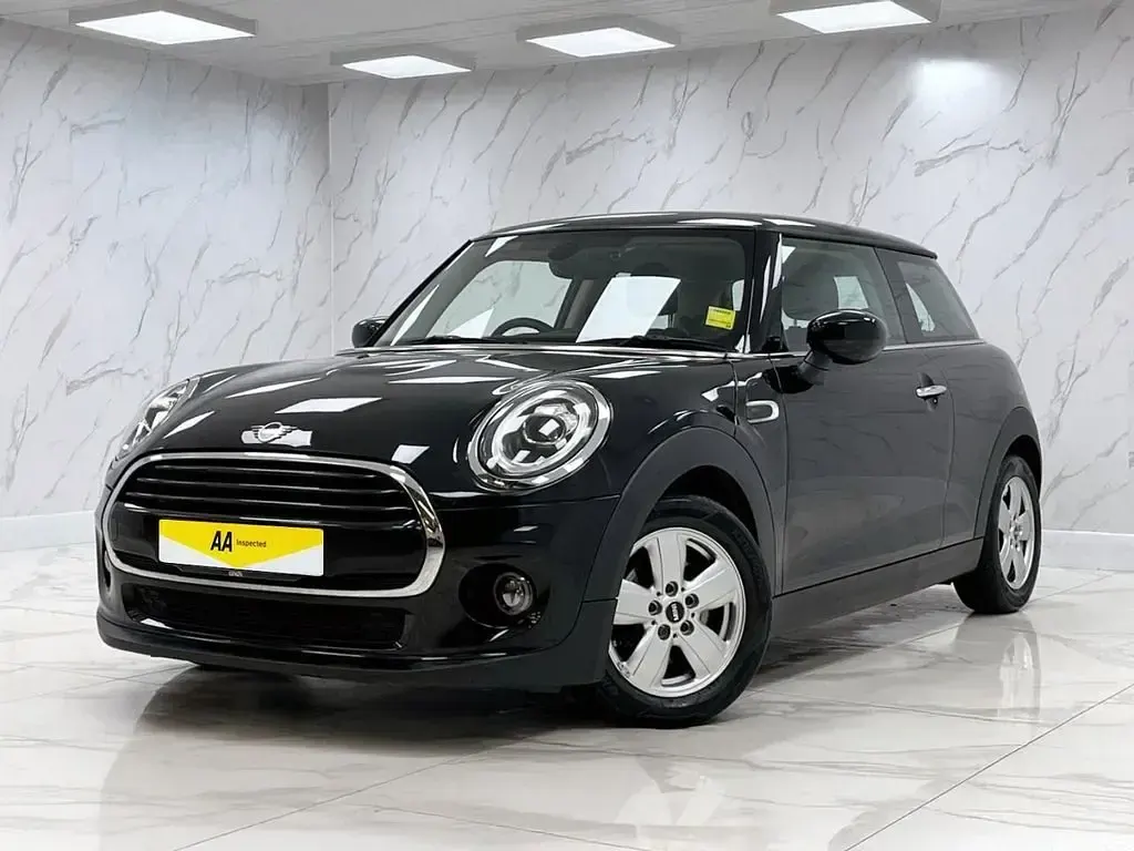 Usado Mini Cooper Classic 136 HP (100 kW) 2020 Preto Citadino