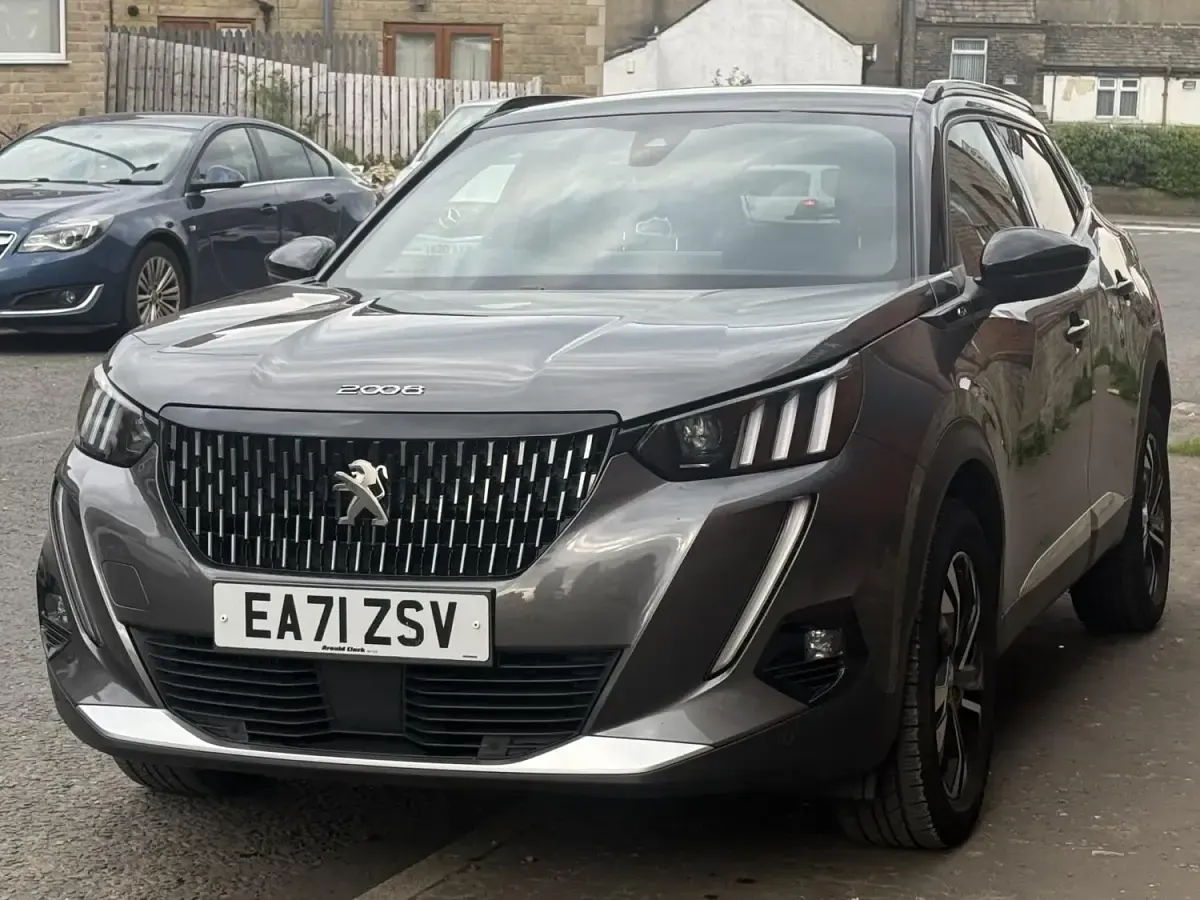 Usado Peugeot 2008 GTi 2021 Gris SUV