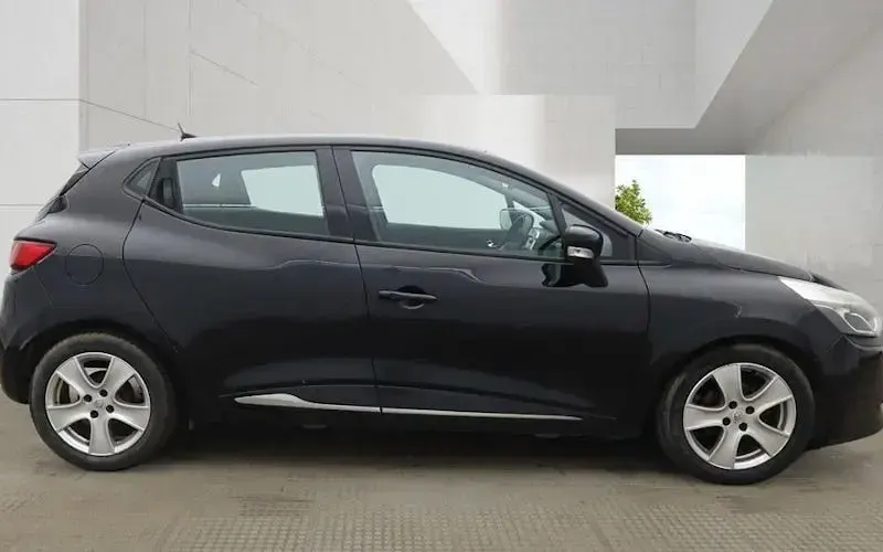 Used Renault Clio Dynamique 73 HP (53 kW) 2014 Black Hatchback