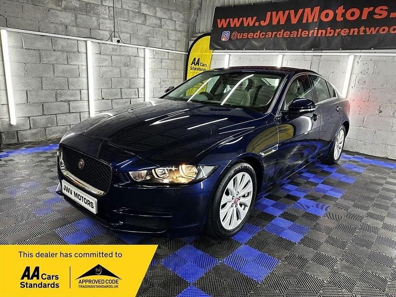 Used Jaguar XE Prestige 163 HP (119 kW) 2017 Blue Sedan