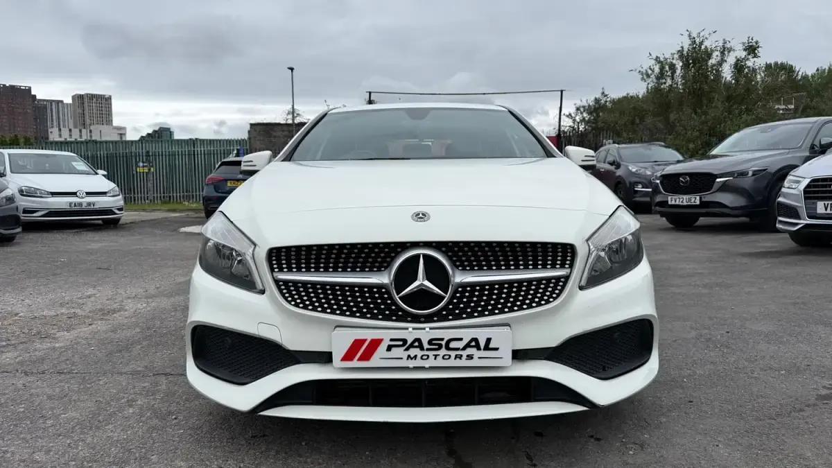 Usado Mercedes A160 AMG line 2017 Branco Citadino