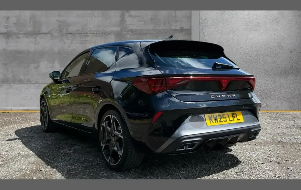 Used Cupra Leon 147 HP (108 kW) 2025 Black Hatchback
