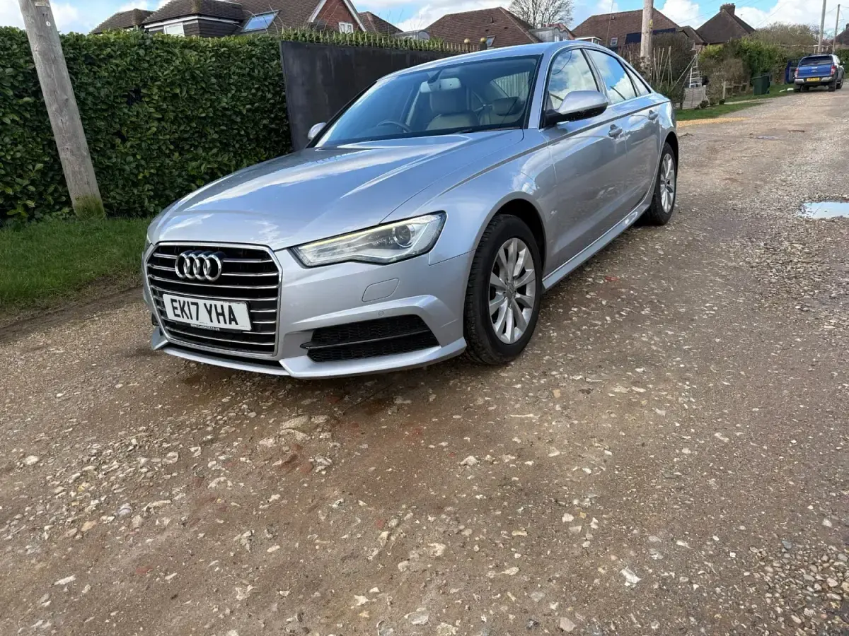 Usado Audi A6 190 HP (139 kW) 2017 Prateado Sedan